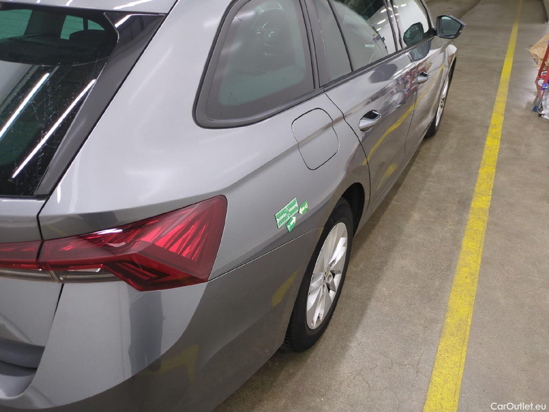  Skoda  Octavia  Break Business 2.0 TDI 115CV BVA7 E6d #24