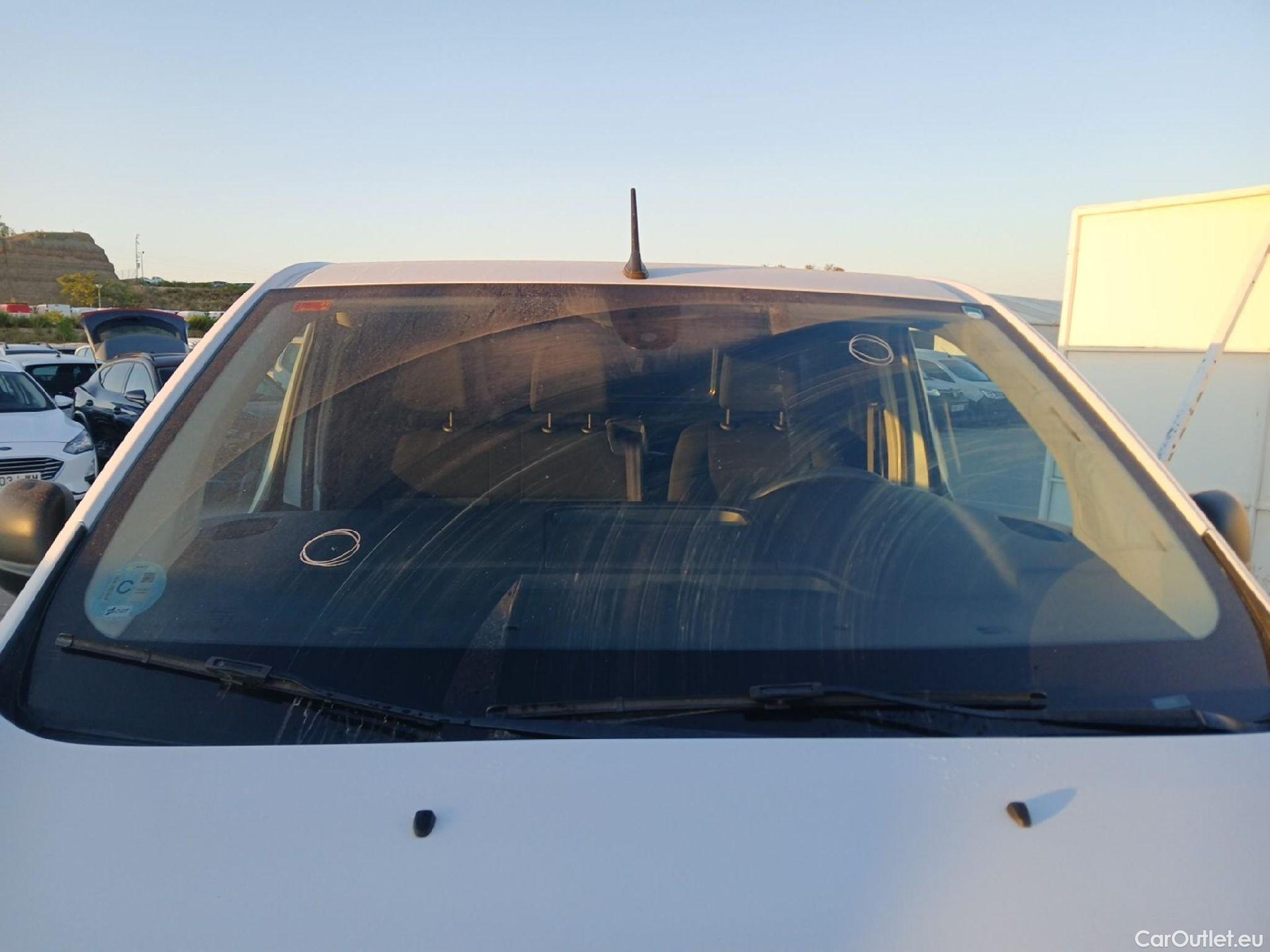  Peugeot  Expert PEUGEOT  / 2016 / 4P / furgón Furgón BlueHDi 100 S&S 6v Standard #3