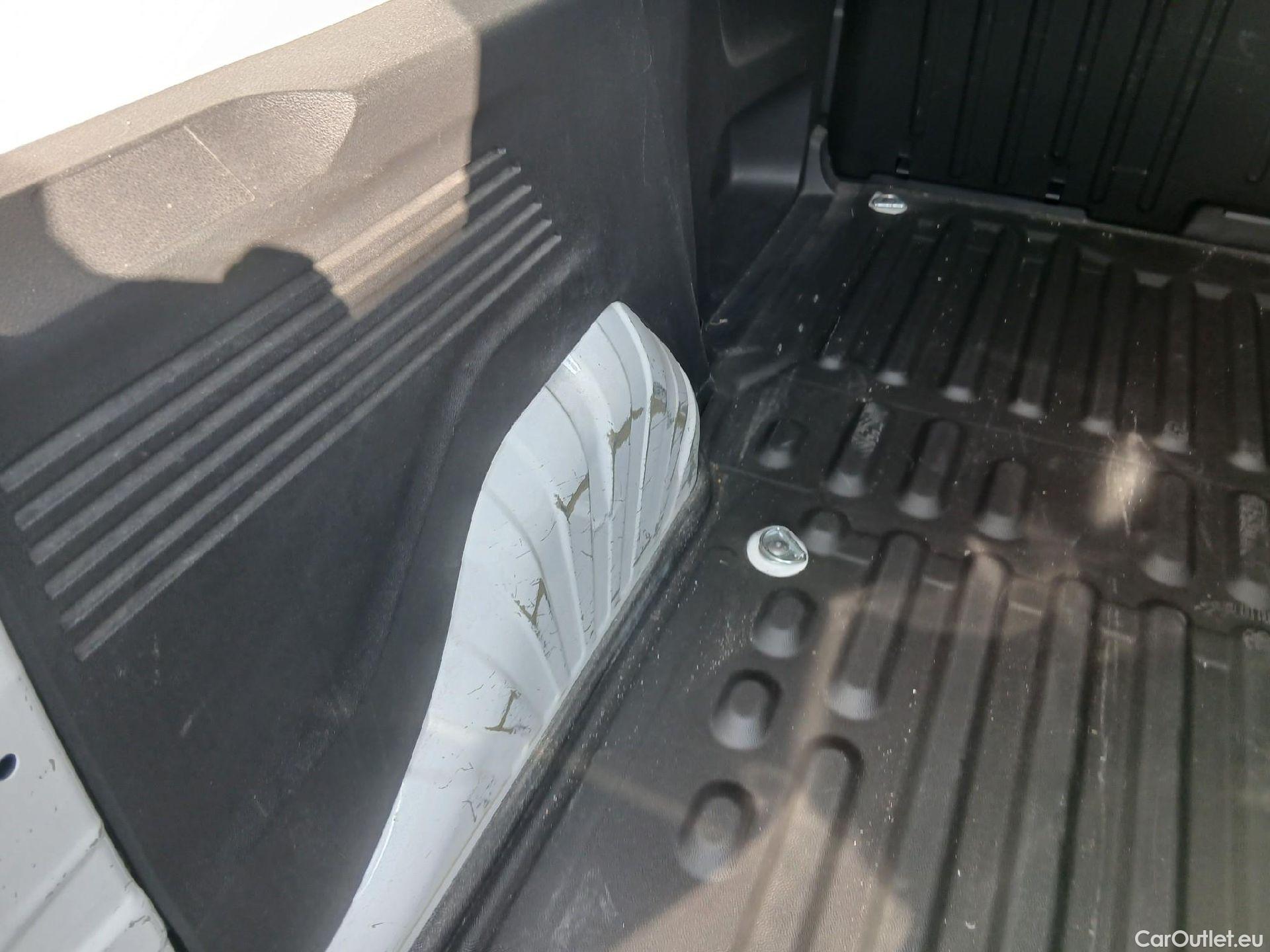  Peugeot  Partner PEUGEOT  / 2018 / 4P / furgón derivado de turismo Premium Standard 600kg BlueHDi 73kW #32