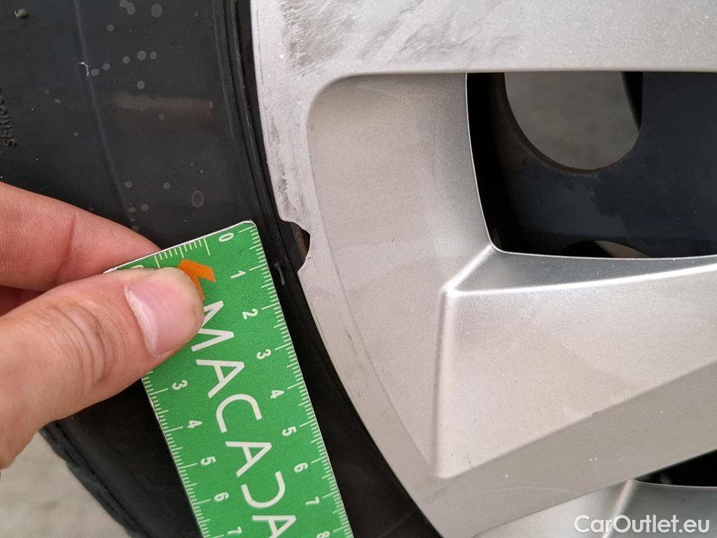  Peugeot  208  Premium 1.5 HDi 100CV BVM6 E6d #33