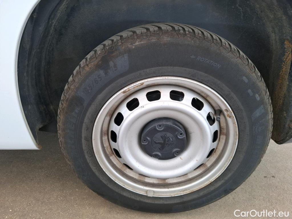  Citroen  Berlingo CITROEN  Van / 2018 / 4P / Fourgonnette Taille M 650kg BlueHDi 100 S&S BVM Club #12