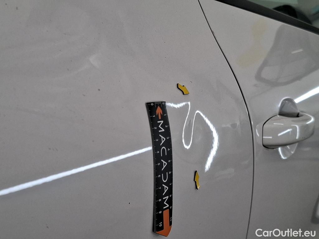  Renault  Clio  / 2019 / 5P / Berline Zen TCe 100 / GPL  #8