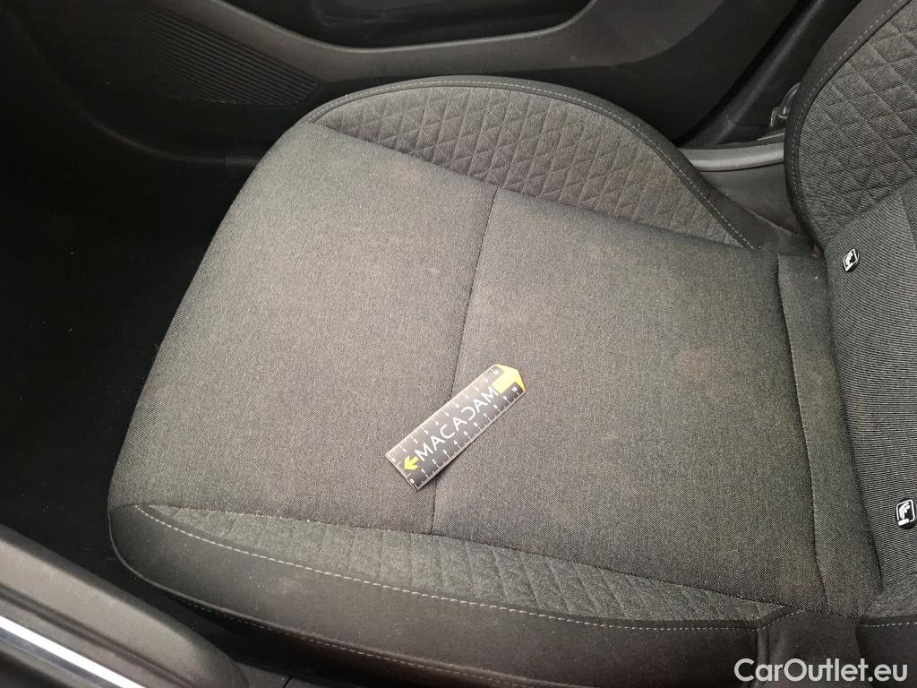  Renault  Clio  / 2019 / 5P / Berline Zen TCe 100 / GPL  #33