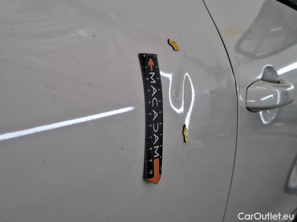  Renault  Clio  / 2019 / 5P / Berline Zen TCe 100 / GPL  #9