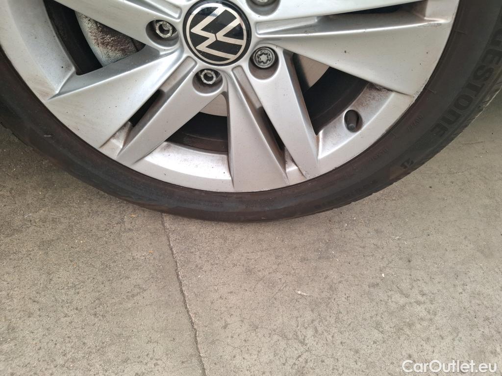  Volkswagen  Golf  VOLKSWAGEN / 2020 / 5P / Berline 2.0 TDI SCR 115 DSG7 Life Busi #24
