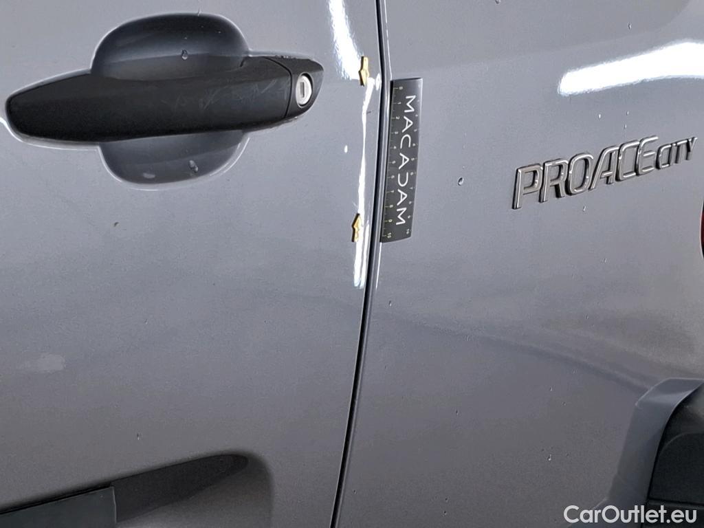  Toyota  Proace TOYOTA  City / 2019 / 4P / Fourgonnette 1.5 Medium 130 D-4D Business #12