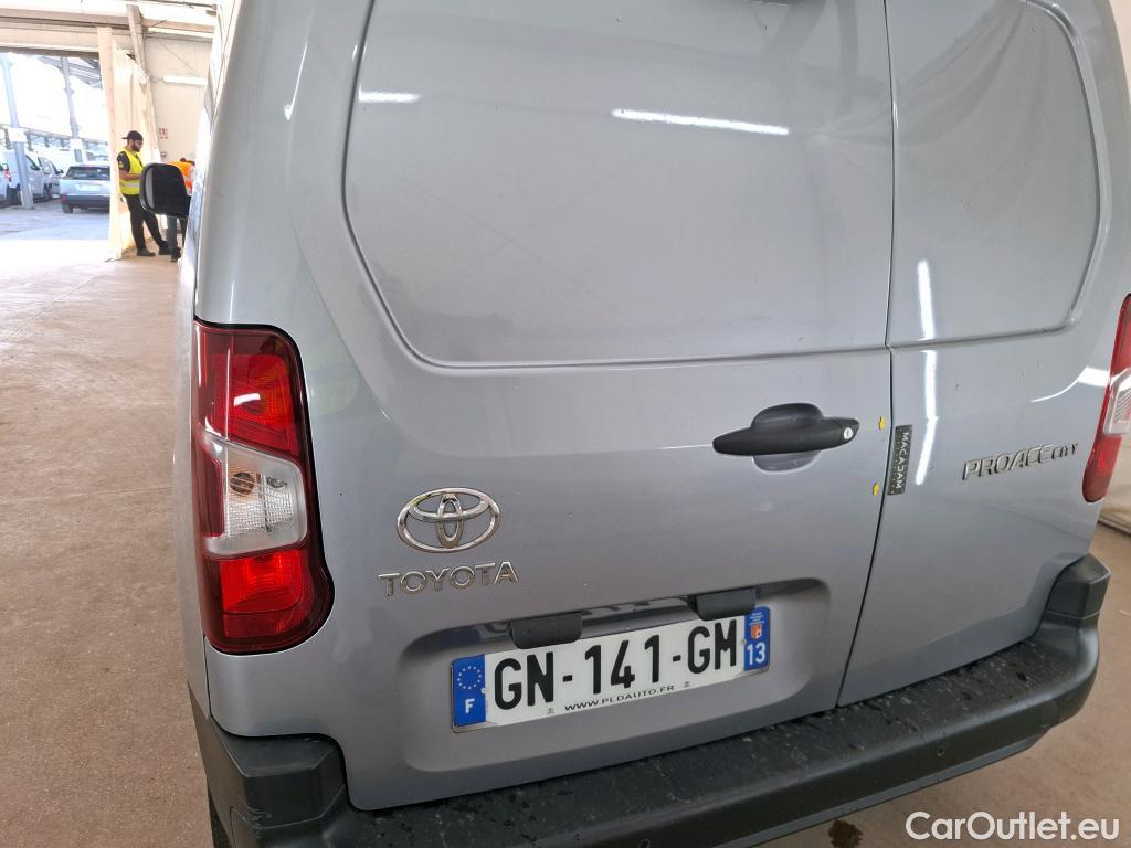  Toyota  Proace TOYOTA  City / 2019 / 4P / Fourgonnette 1.5 Medium 130 D-4D Business #11