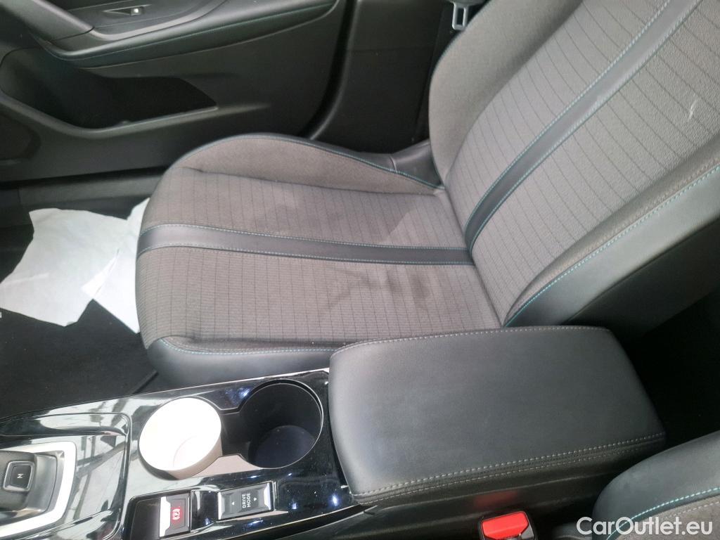  Peugeot  2008  Allure Business 1.5 HDi 130CV BVA8 E6d #68