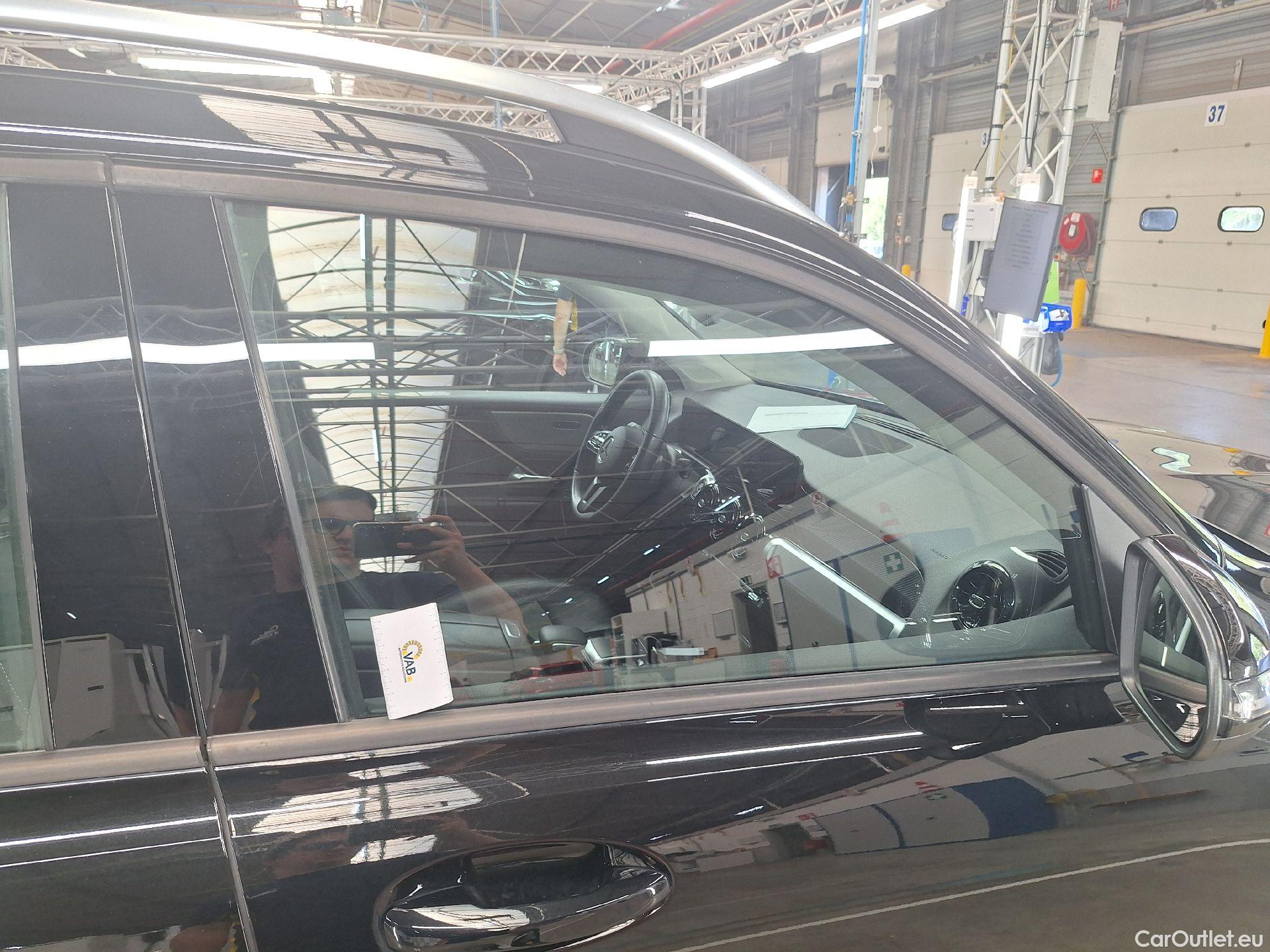  Mercedes  GLB Mercedes,  '19, Mercedes-Benz   180 d 5d #15
