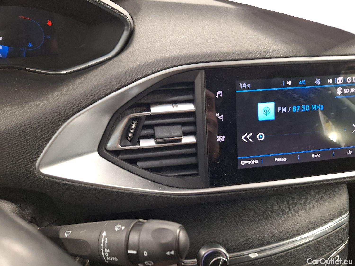  Peugeot  308 Peugeot,  SW FL'17, Peugeot  SW 1.2 PureTech 110 S&S Active Pack 5d #3