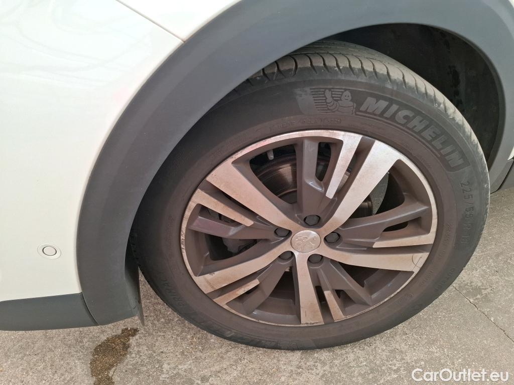  Peugeot  3008  Allure 1.5 HDi 130CV BVA8 E6d #4