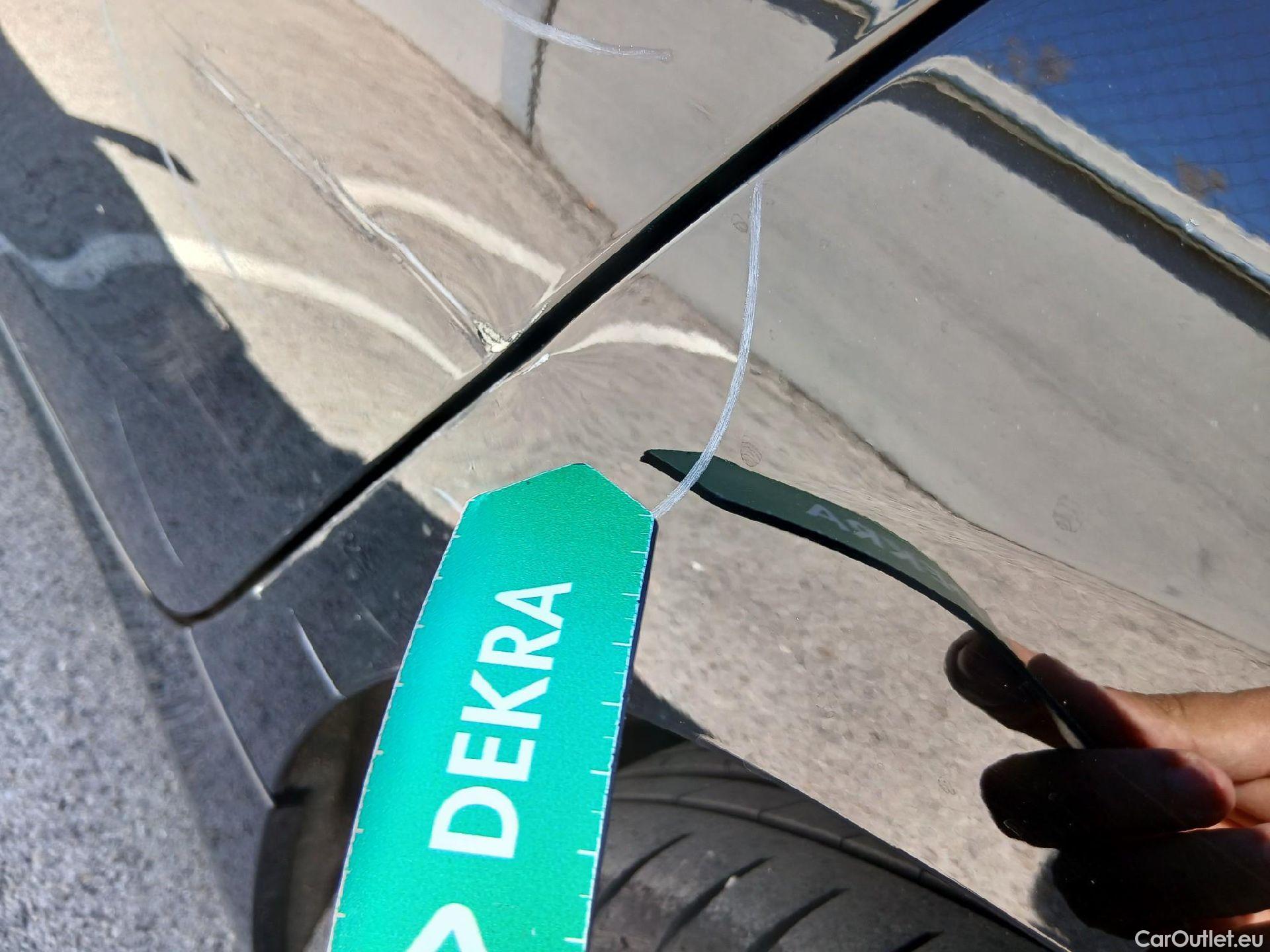  Bmw  Serie 1 BMW  / 2019 / 5P / berlina con portón 118d #22