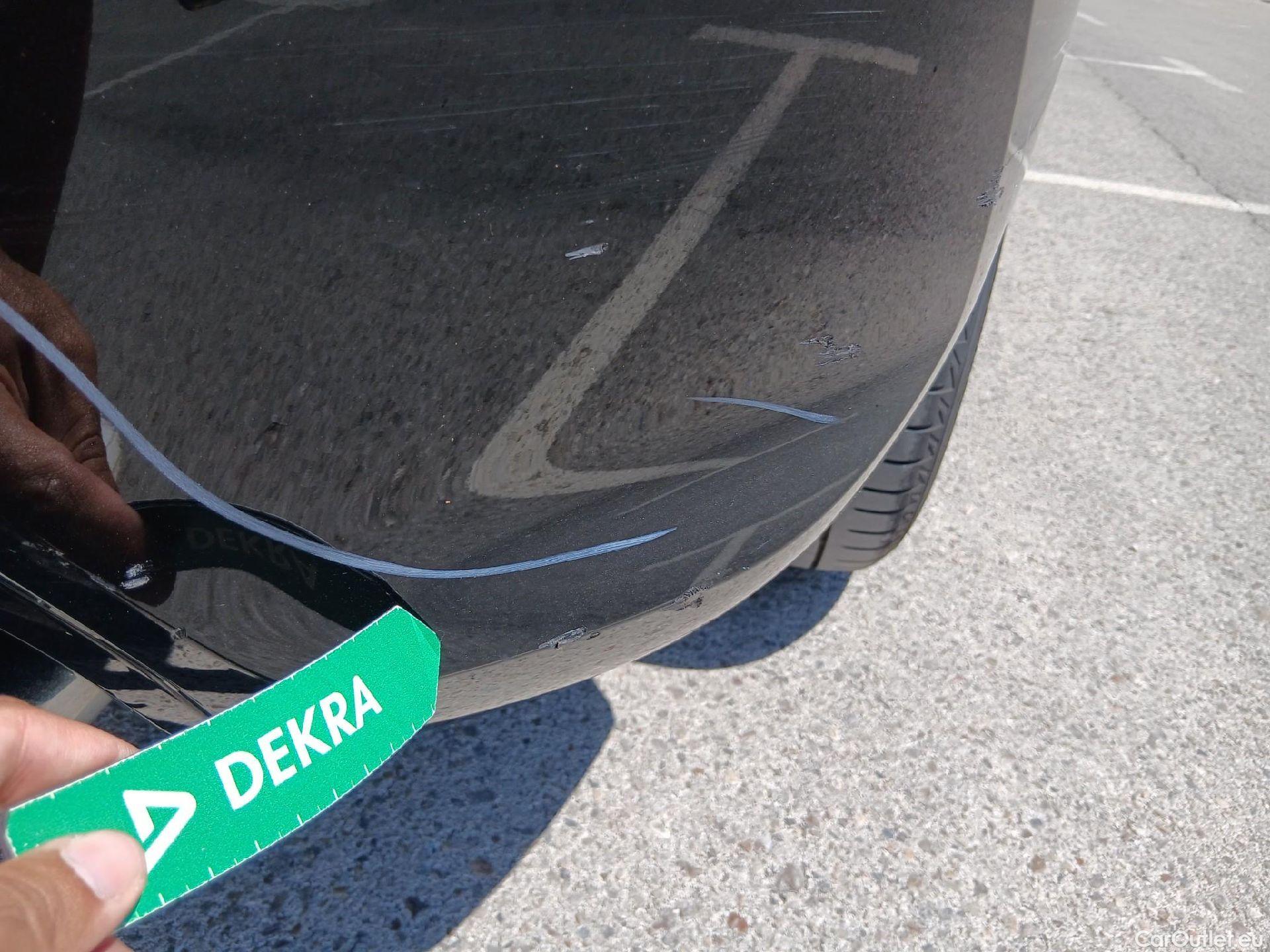  Bmw  Serie 1 BMW  / 2019 / 5P / berlina con portón 118d #29