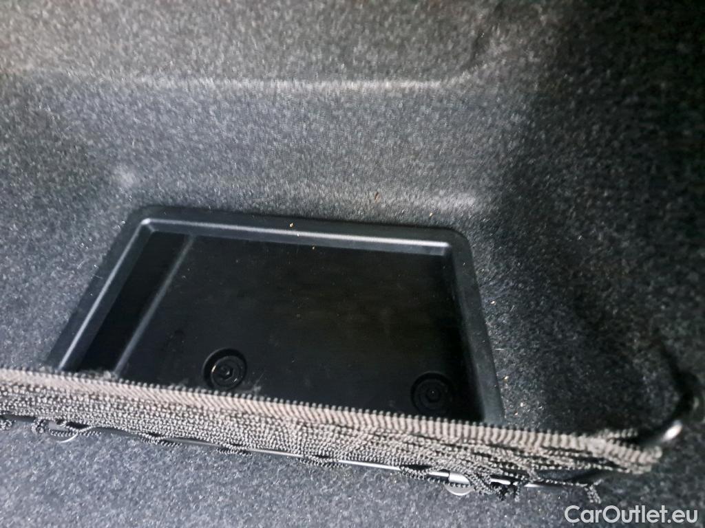  Bmw  Serie 3 BMW  / 2018 / 4P / sedán 320d Auto. #5