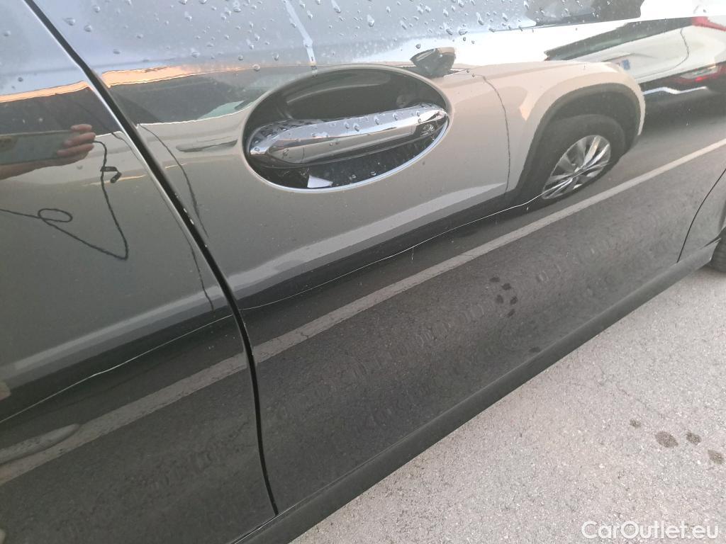  Bmw  Serie 3 BMW  / 2018 / 4P / sedán 320d Auto. #3