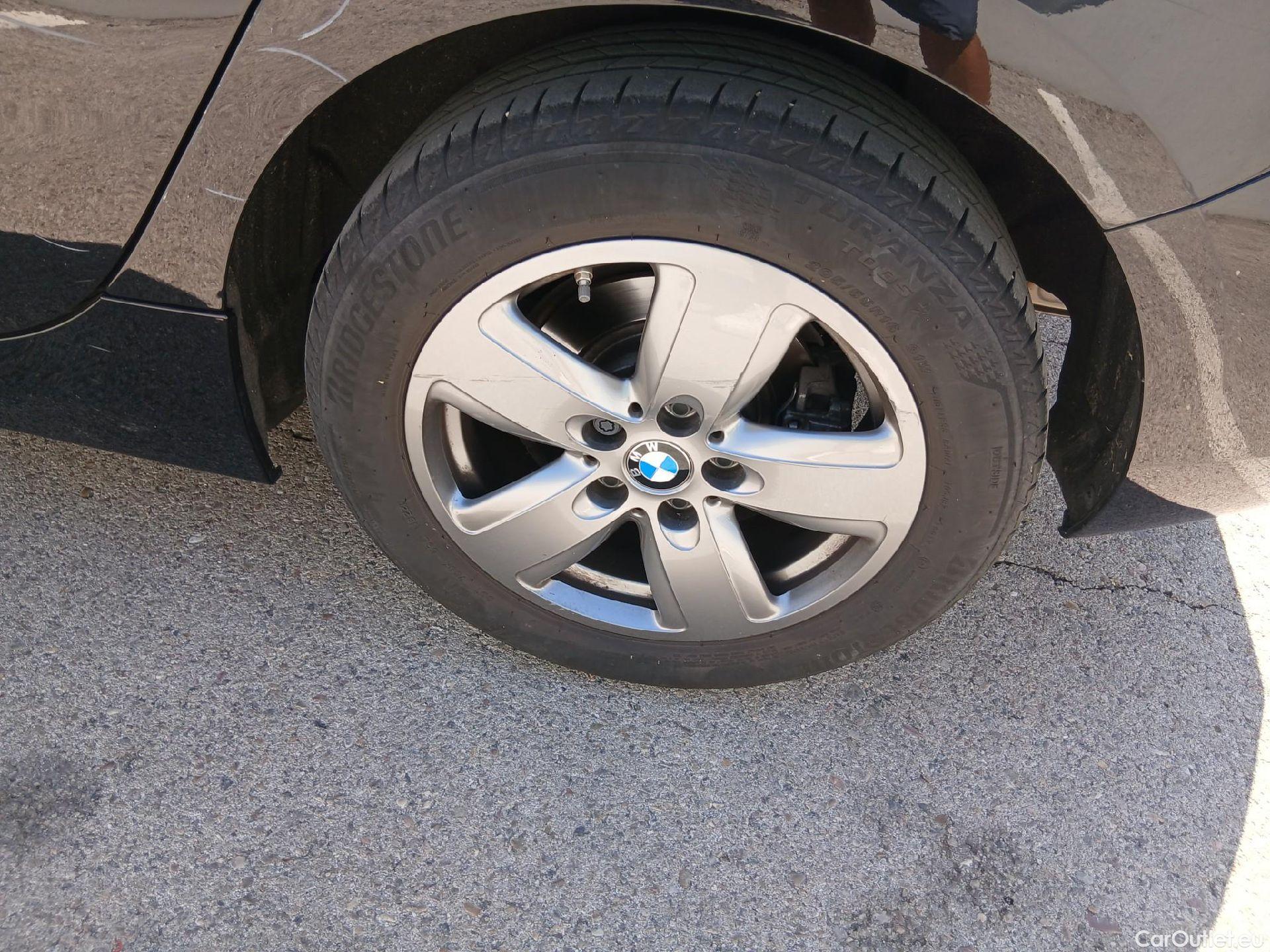  Bmw  Serie 1 BMW  / 2019 / 5P / berlina con portón 118d #27