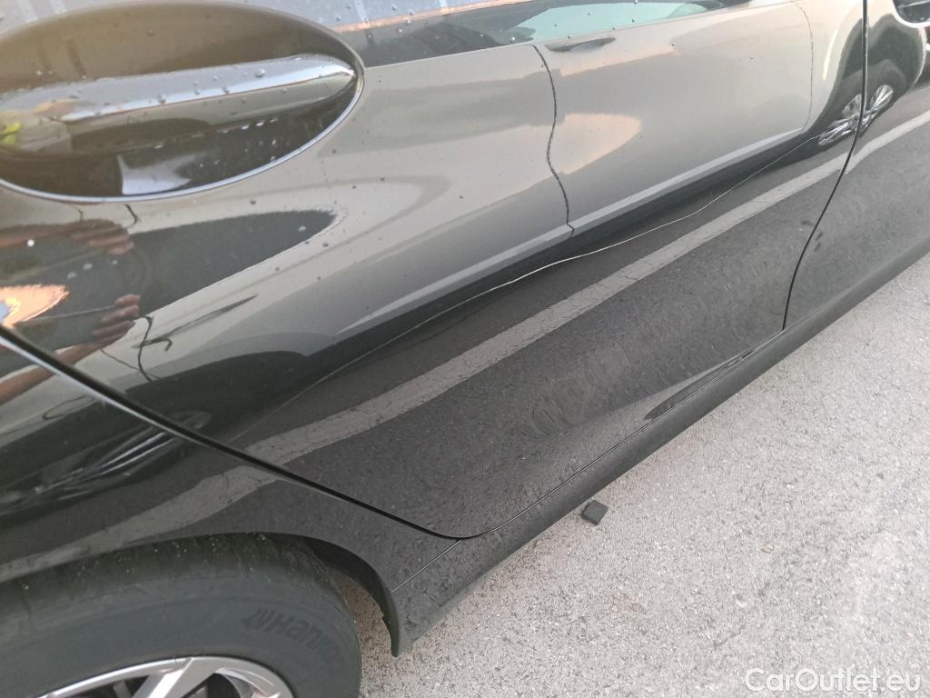  Bmw  Serie 3 BMW  / 2018 / 4P / sedán 320d Auto. #9