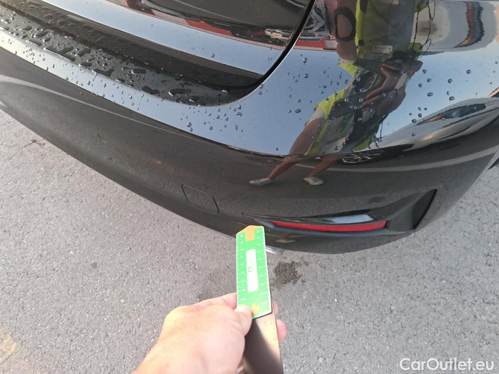  Bmw  Serie 3 BMW  / 2018 / 4P / sedán 320d Auto. #12