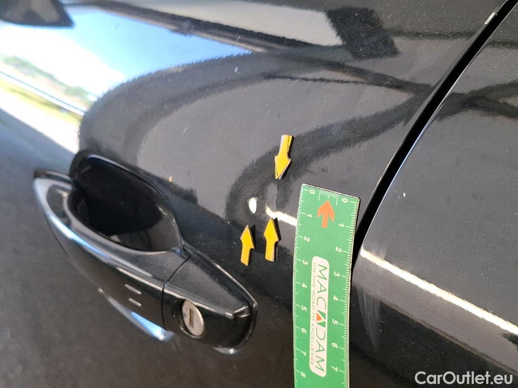  Citroen  C4 CITROEN  X / 2022 / 4P / Berline PureTech 130 S&S EAT8 Shine #25