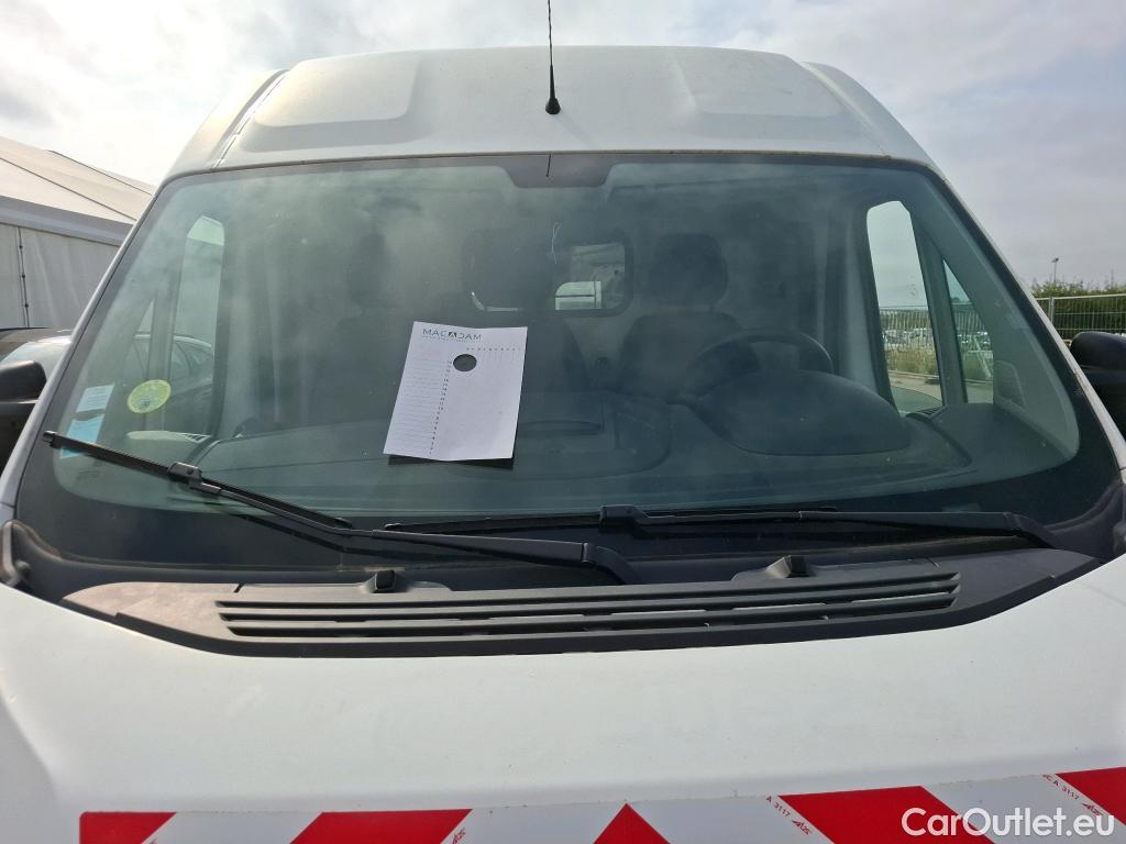  Citroen  Jumper CITROEN  / 2014 / 4P / Fourgon tôlé 35 L2H2 BlueHDi 140 S&S BVM6 Club #104