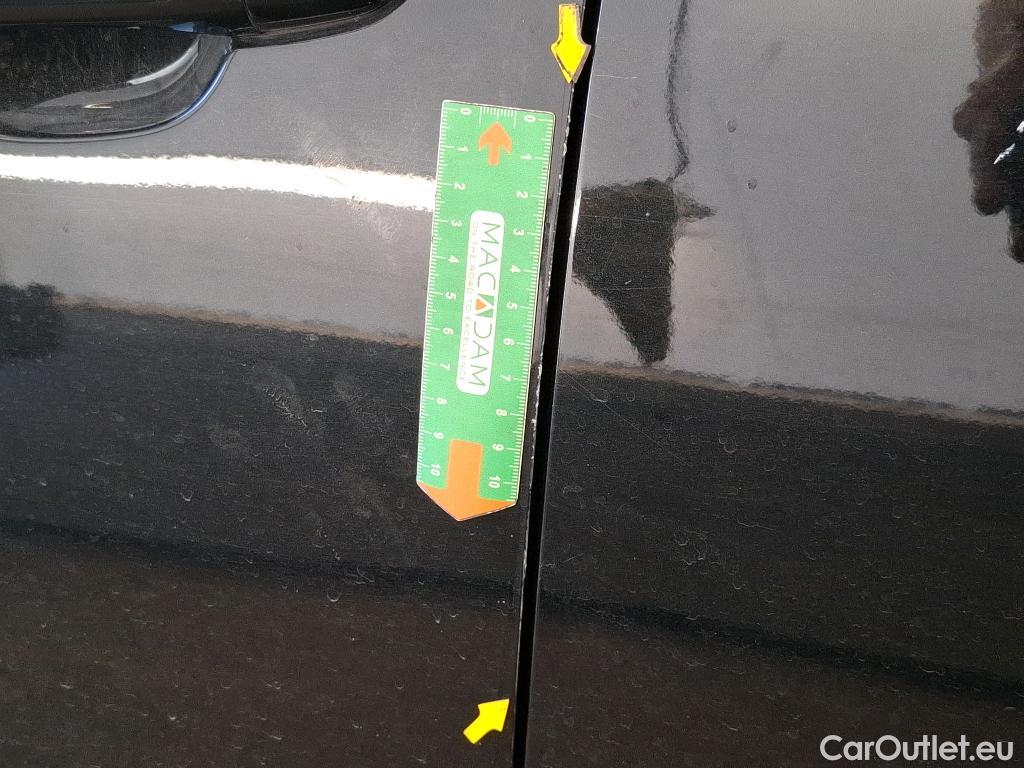 Citroen  C4 CITROEN  X / 2022 / 4P / Berline PureTech 130 S&S EAT8 Shine #29