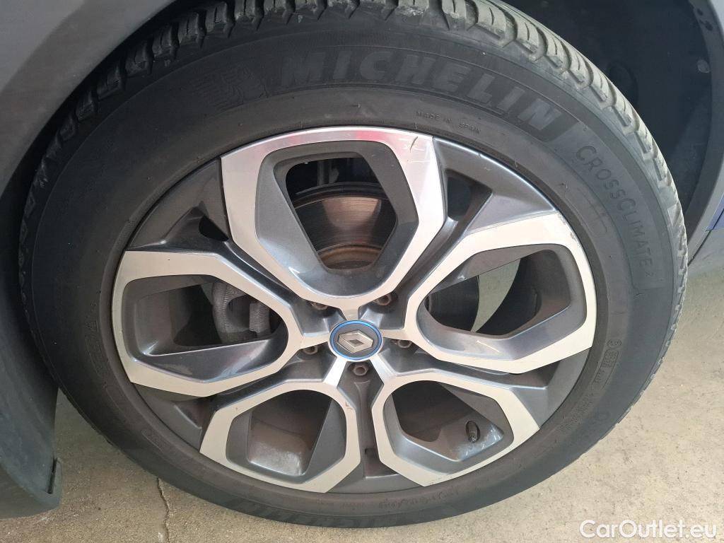  Renault  Captur RENAULT  / 2019 / 5P / SUV Intens E-TECH Plug-in 160 #48