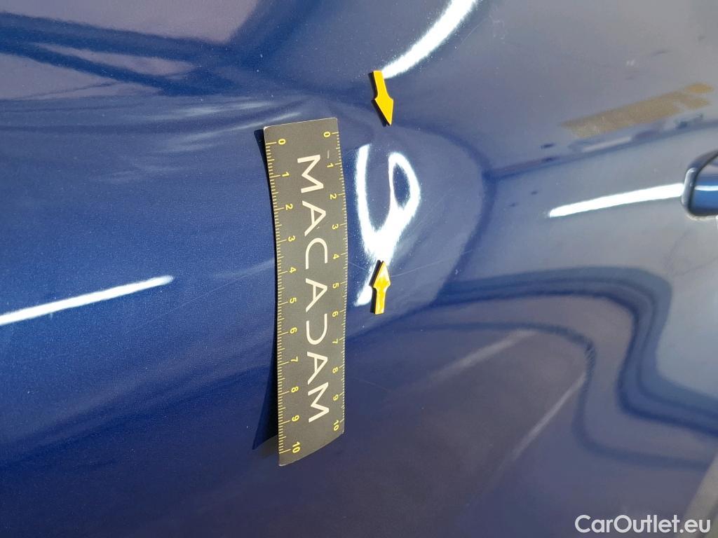  Renault  Captur RENAULT  / 2019 / 5P / SUV Intens E-TECH Plug-in 160 #26