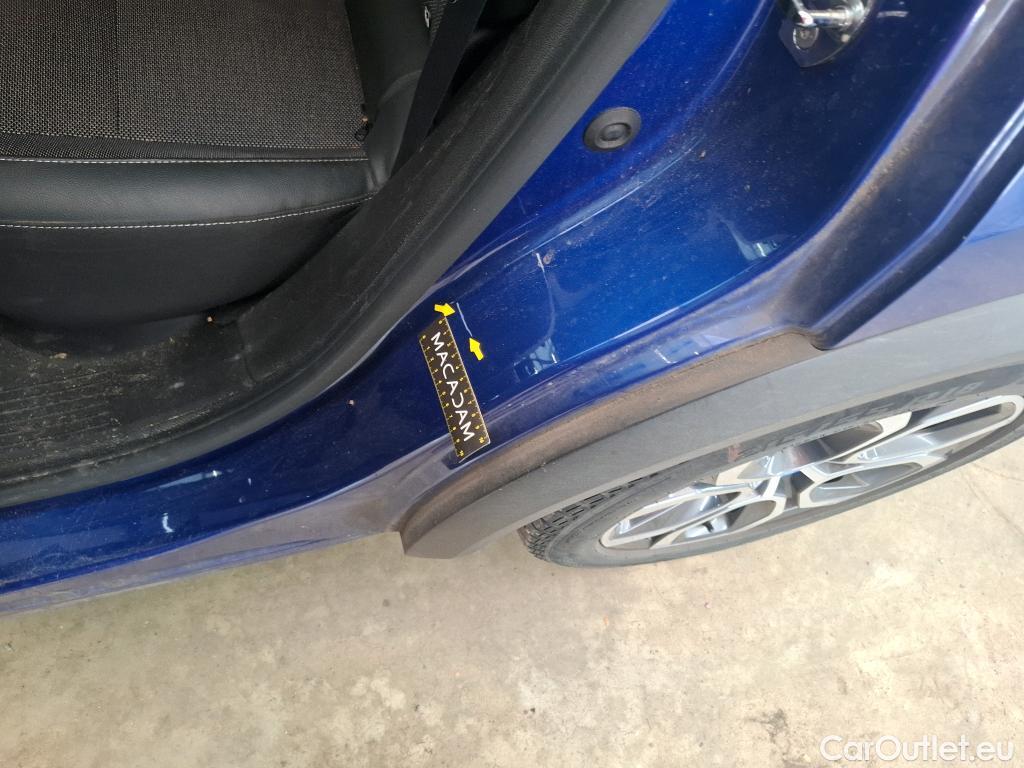  Renault  Captur RENAULT  / 2019 / 5P / SUV Intens E-TECH Plug-in 160 #47