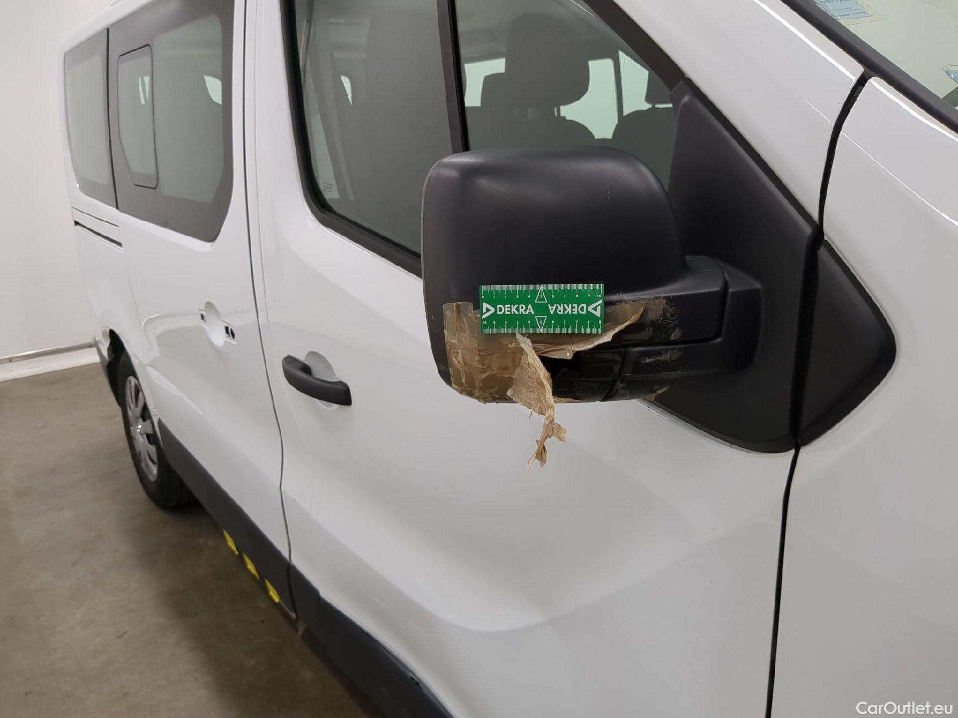  Renault  Trafic RENAULT  / 2019 / 4P / Combi Zen L1 dCi 120 S&S - 8 pl #6