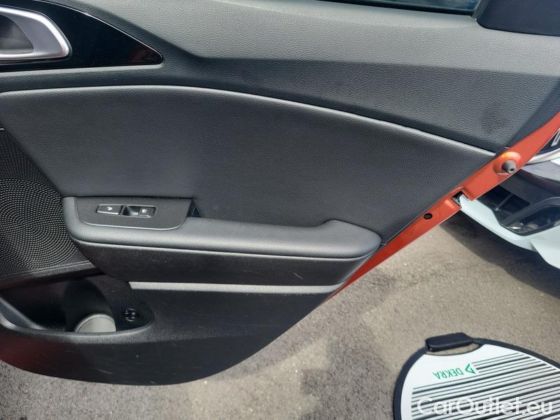  KIA  Cee'd Ceed  (CD) (2018->) Ceed SW 1.5TGDI 118 GT Line AT #15