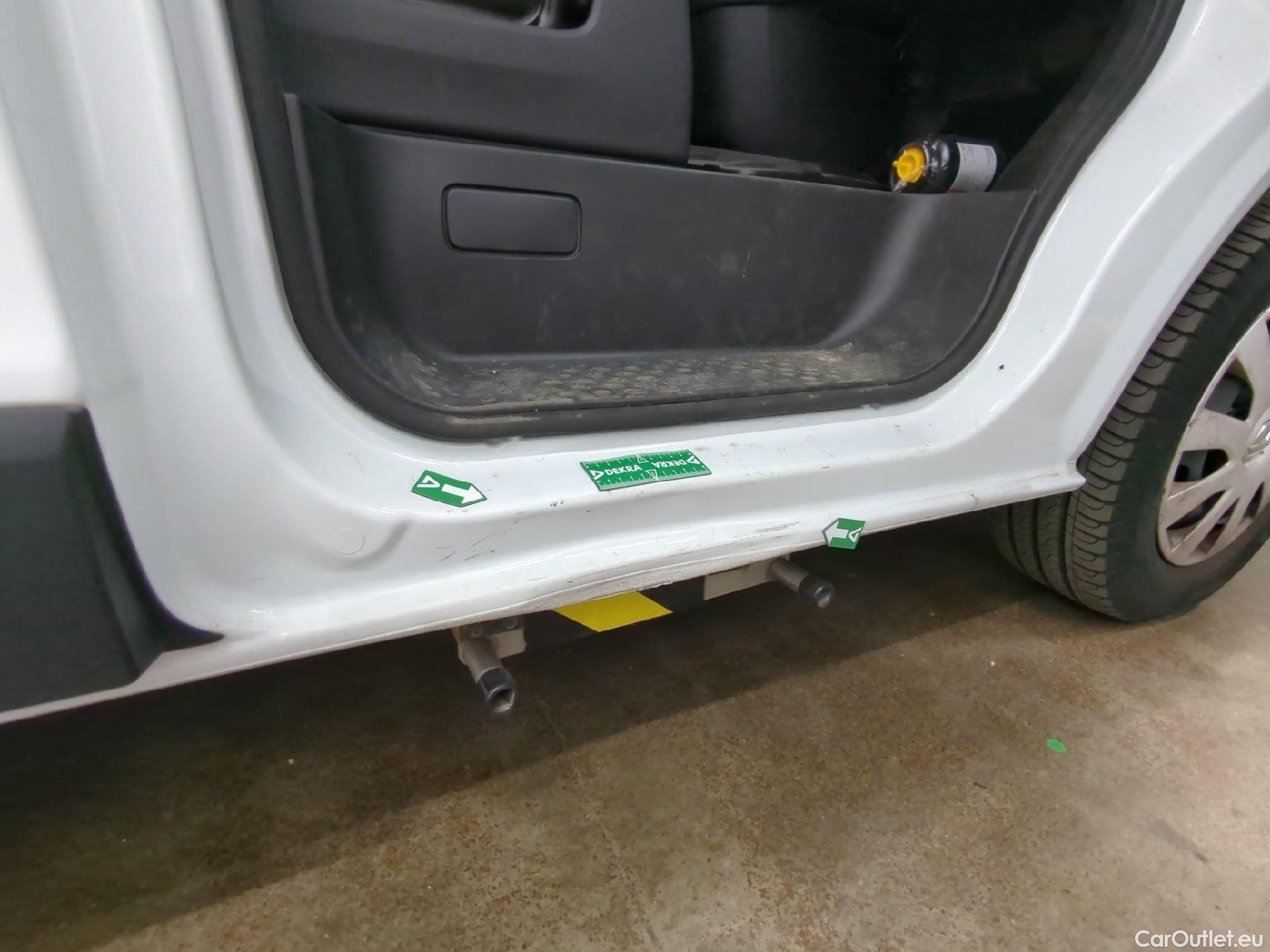  Renault  Trafic RENAULT  / 2019 / 4P / Combi Zen L1 dCi 120 S&S - 8 pl #23