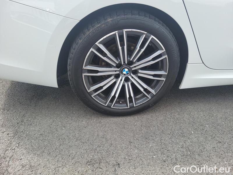  Bmw  Serie 3  Lim. (F30)  (2015) 318d AT 4d #13