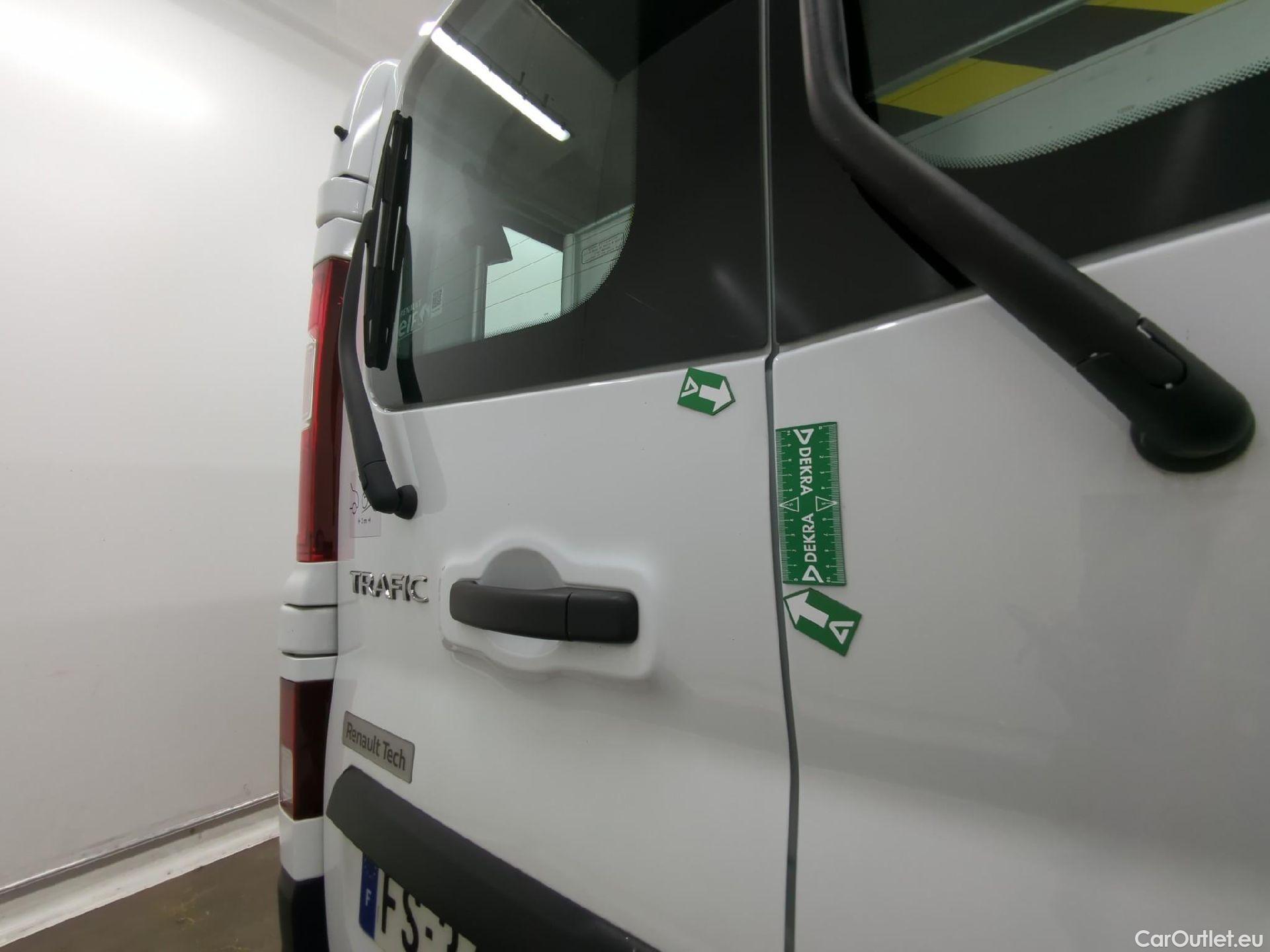  Renault  Trafic RENAULT  / 2019 / 4P / Combi Zen L1 dCi 120 S&S - 8 pl #7