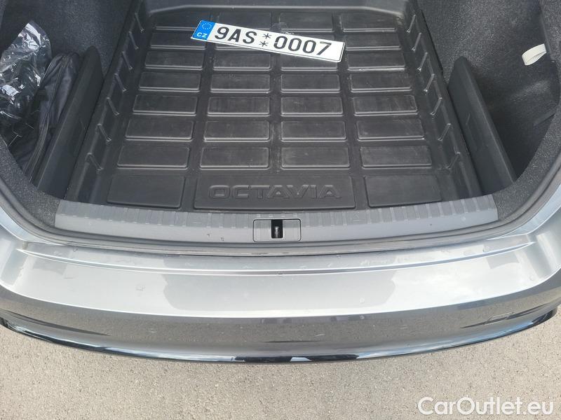  Skoda  Octavia  Lim. (NX3)(2020) Oct. 2.0TDI 147 RS 4x4 AT #5