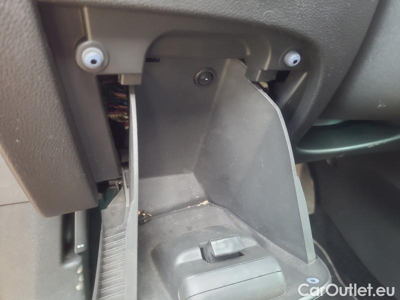  Opel  Astra  K (2015) ST 1.5CDTi 90 Edition 5d #10