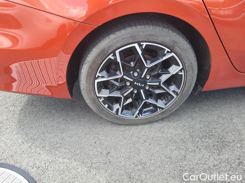  KIA  Cee'd Ceed  (CD) (2018->) Ceed SW 1.5TGDI 118 GT Line AT #11
