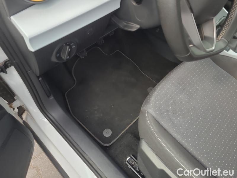  Seat  Arona  (2017->)  1.0 TSI 70 Style 5d #1