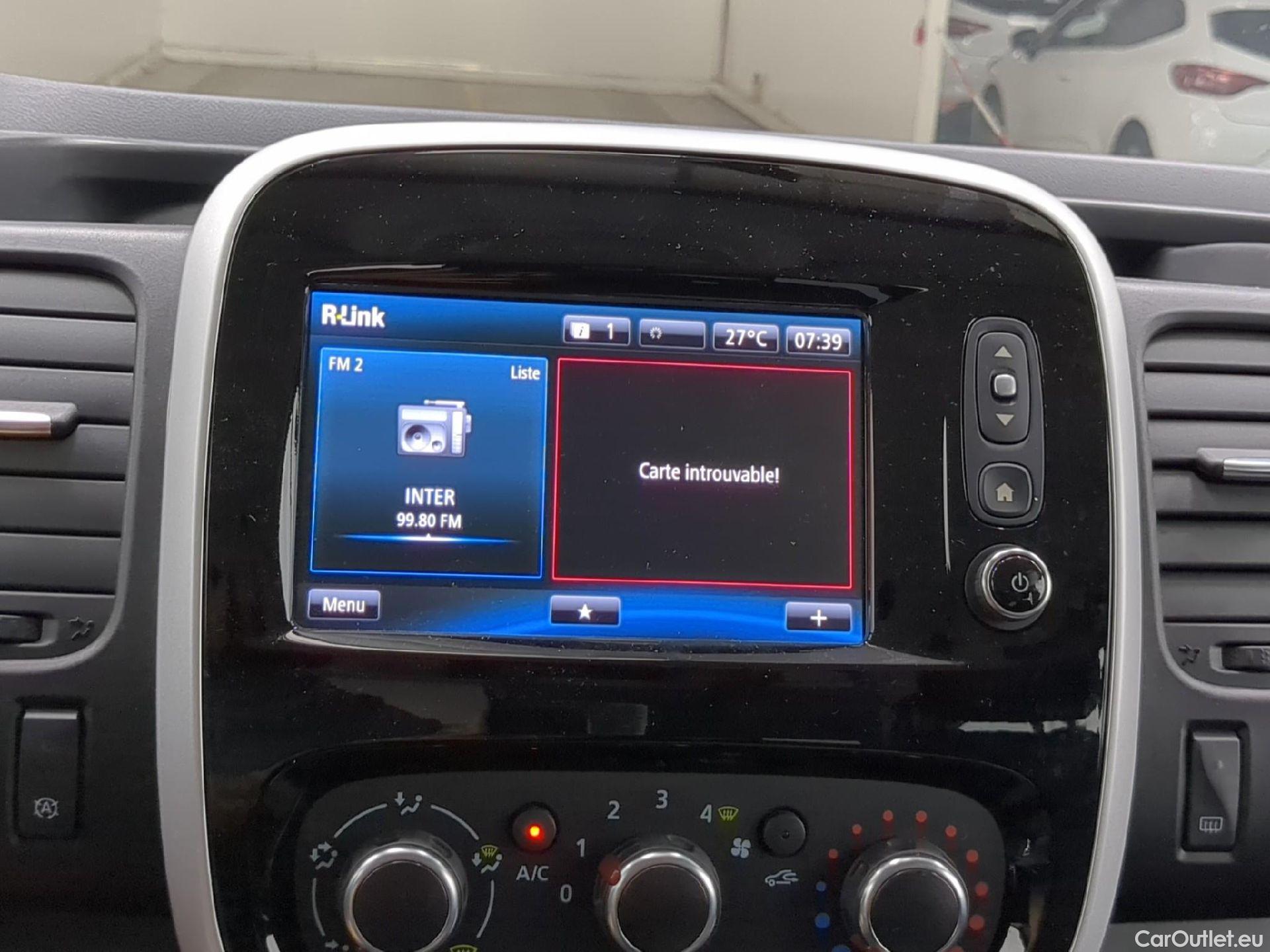  Renault  Trafic RENAULT  / 2019 / 4P / Combi Zen L1 dCi 120 S&S - 8 pl #1