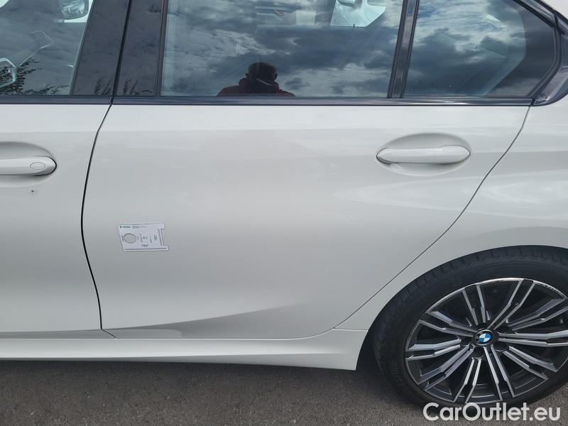  Bmw  Serie 3  Lim. (F30)  (2015) 318d AT 4d #9