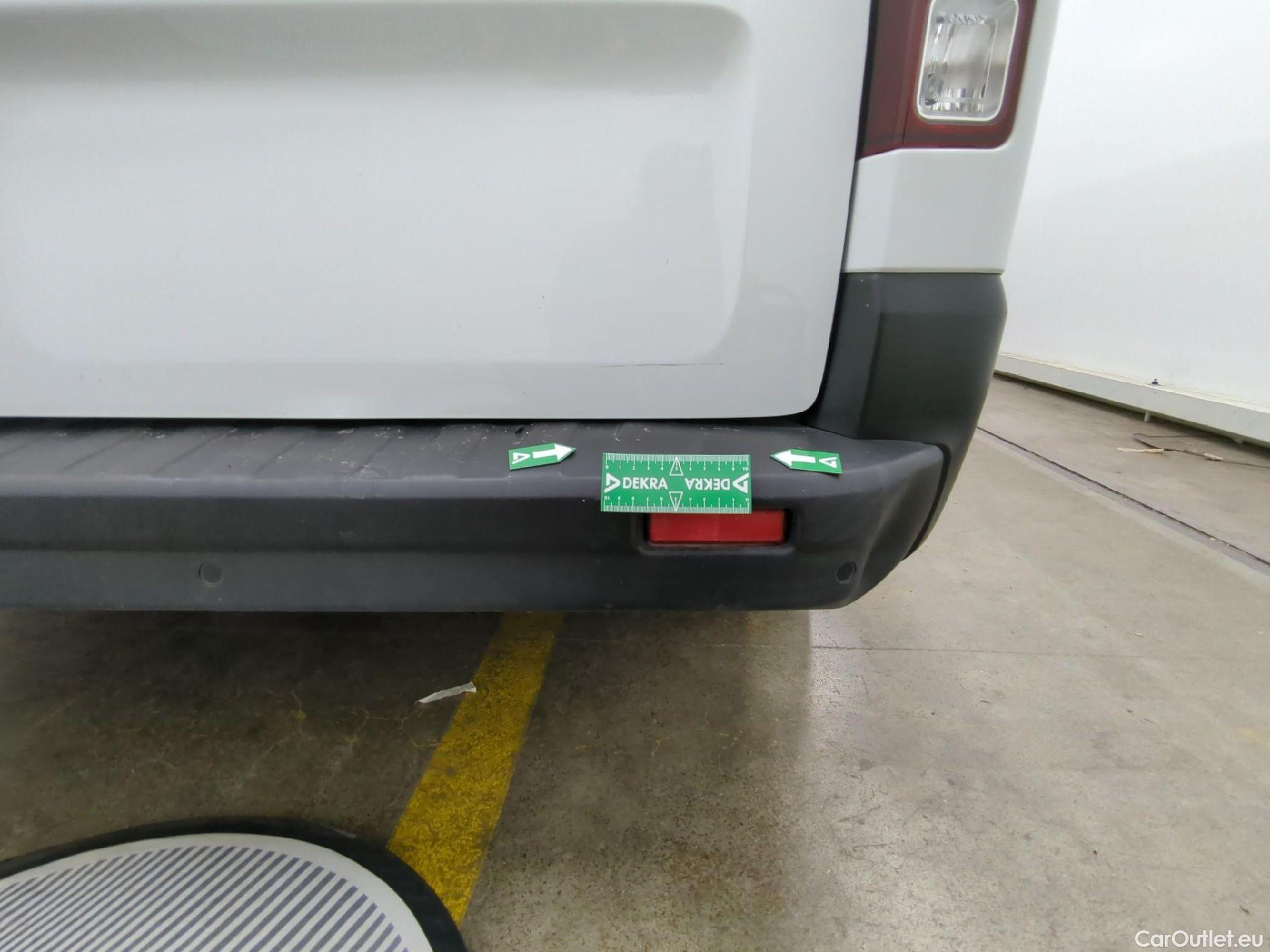  Renault  Trafic RENAULT  / 2019 / 4P / Combi Zen L1 dCi 120 S&S - 8 pl #9