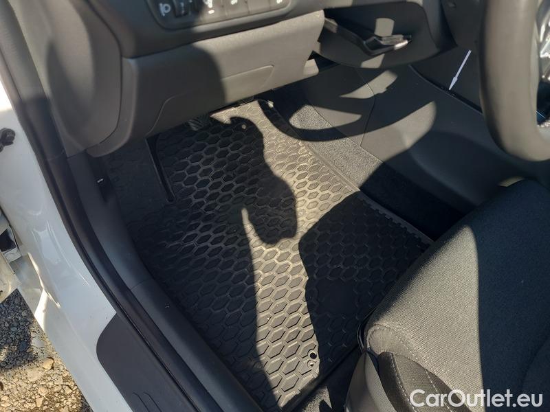  Hyundai  i30   cw (PD)(2017->)  kom.1.5T-GDI Smart 5d #16