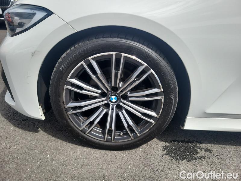  Bmw  Serie 3  Lim. (F30)  (2015) 318d AT 4d #3