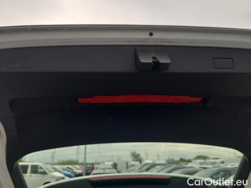  Volkswagen  Golf  VIII Variant (CG5) 2020 Var.2.0TDI 85 Life 5d #26
