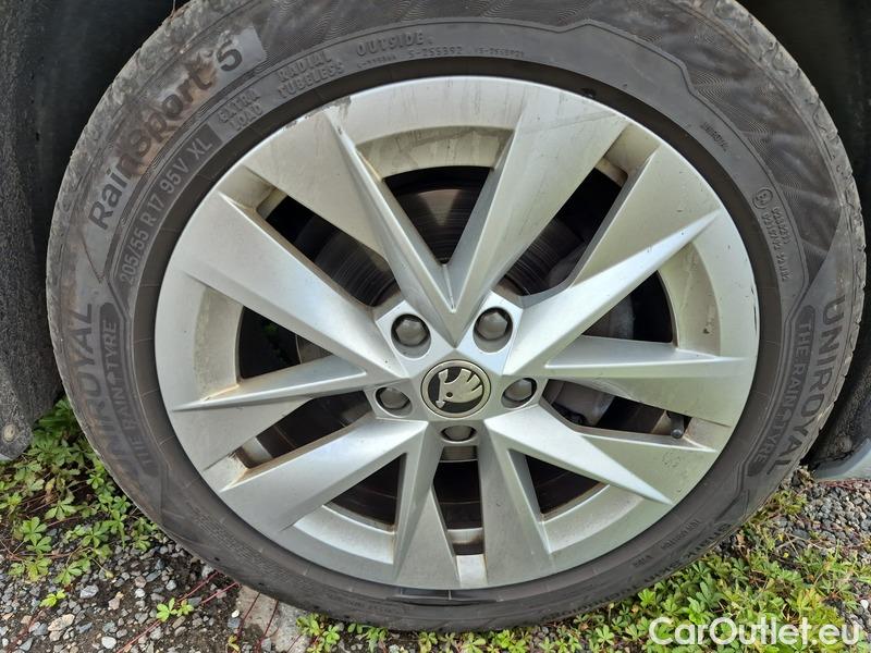  Skoda  Octavia  Lim. (NX3)(2020)  1.5TSI 110 Style 5d #20