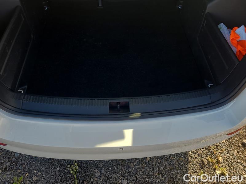  Skoda  Fabia  Combi (2015) Com.1.0TSI 70 Ambition 5d #9