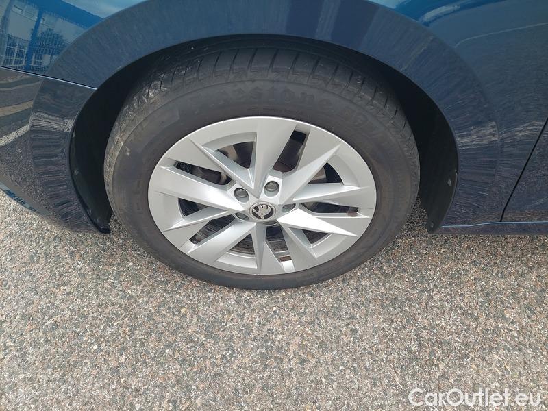  Skoda  Octavia  Lim. (NX3)(2020)  1.5TSI 110 Style 5d #18