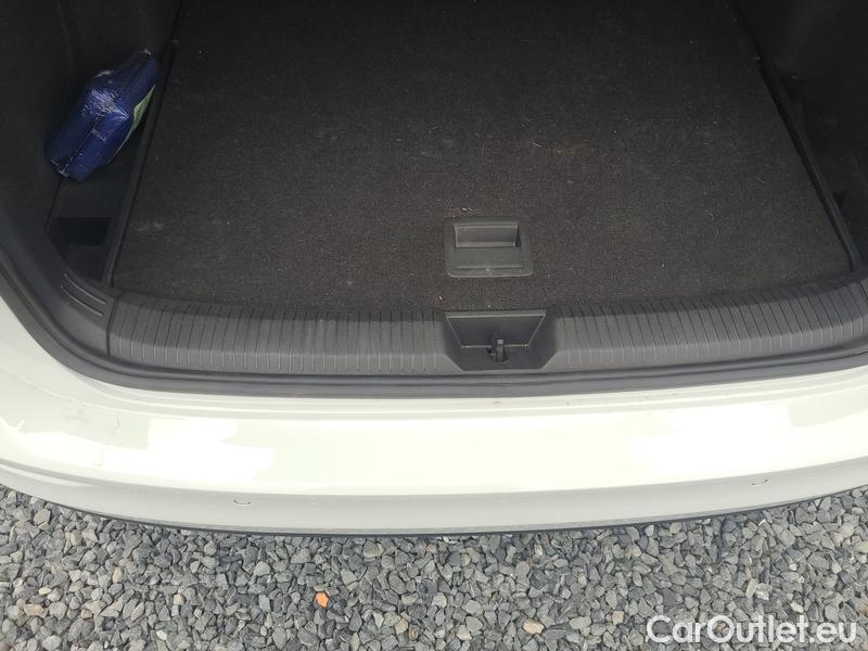 Volkswagen  Golf  VIII Variant (CG5) 2020 Var.2.0TDI 85 Life 5d #25