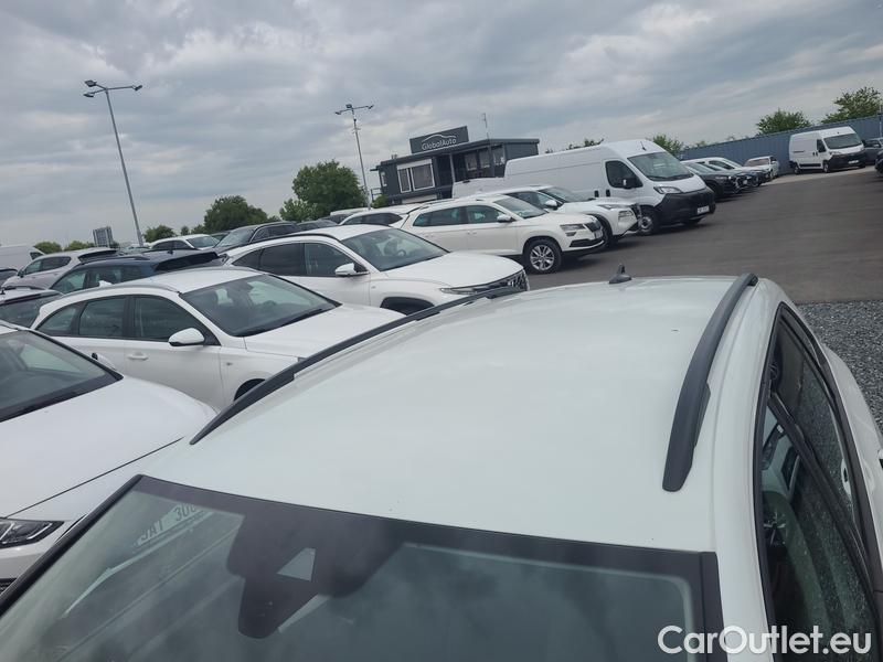  Volkswagen  Golf  VIII Variant (CG5) 2020 Var.2.0TDI 85 Life 5d #3
