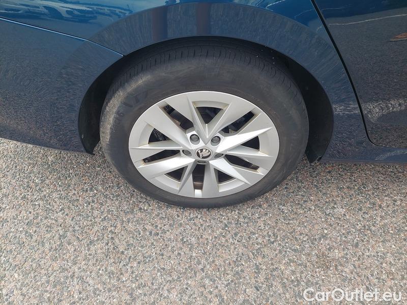 Skoda  Octavia  Lim. (NX3)(2020)  1.5TSI 110 Style 5d #19