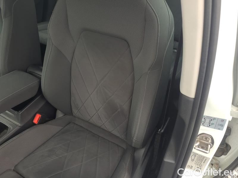  Volkswagen  Golf  VIII Variant (CG5) 2020 Var.2.0TDI 85 Life 5d #34